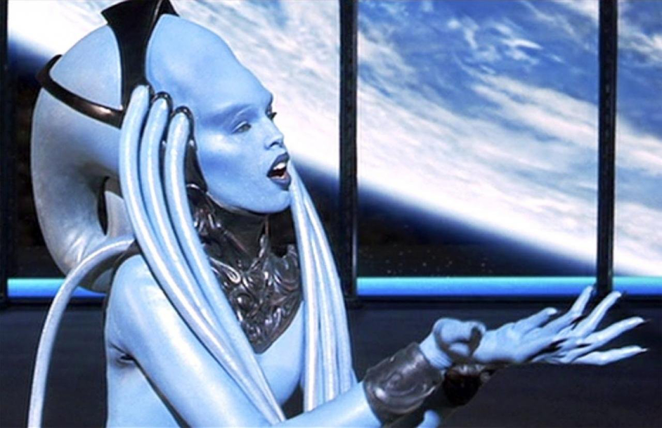 Де зараз актриса, яка грала Діву Плавалагуну у "П'ятому елементі" та з 16 років жила з Люком Бессоном